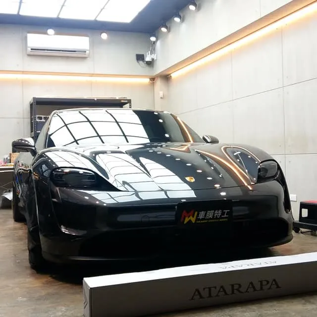 Porsche Taycan 迎風面 / 高透亮自體修復犀牛皮