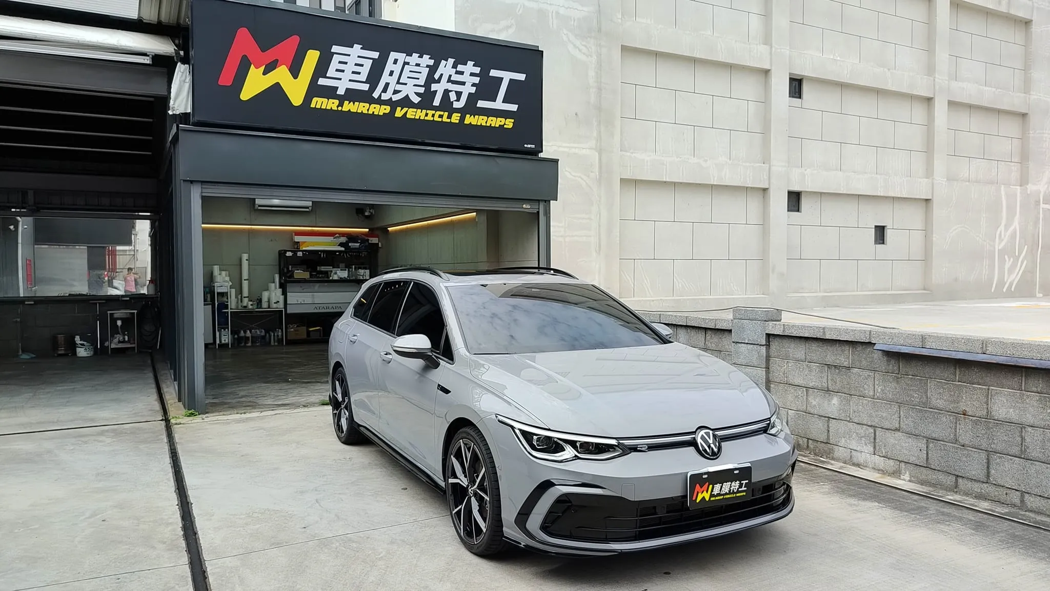 VW Golf 8 Variant / MW亮面自體修復犀牛皮