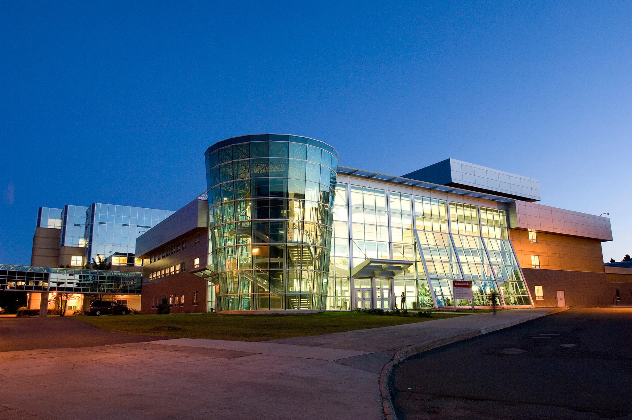 Memorial University of Newfoundland 紐芬蘭紀念大學