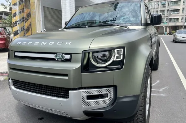 LAND ROVER DEFENDER 消光犀牛皮