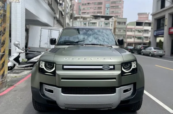 LAND ROVER DEFENDER 消光犀牛皮