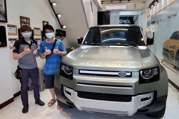 LAND ROVER DEFENDER 消光犀牛皮